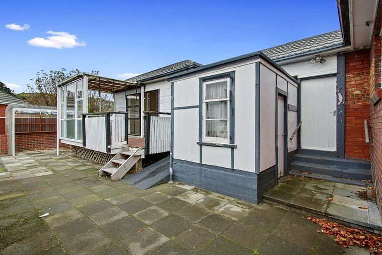 Photo of property in 142 Main Road, Tawa, Wellington, 5028