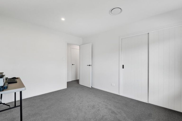 Photo of property in 20a Turakina Street, Merrilands, New Plymouth, 4312