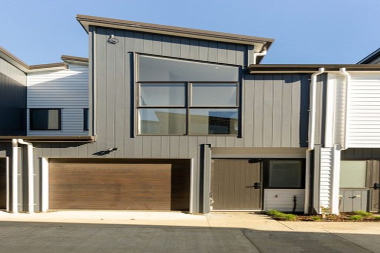 Photo of property in 5 Rangimarie Close, Opaheke, Papakura, 2113