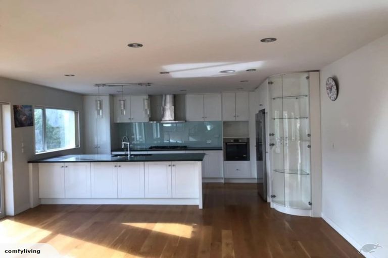 Photo of property in 4 Ballyboe Place, Pinehill, Auckland, 0632