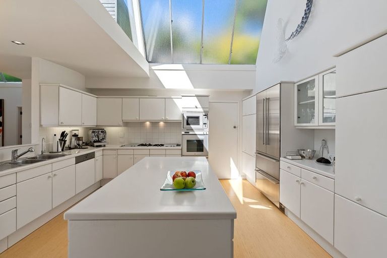 Photo of property in 85 Nicholson Road, Khandallah, Wellington, 6035