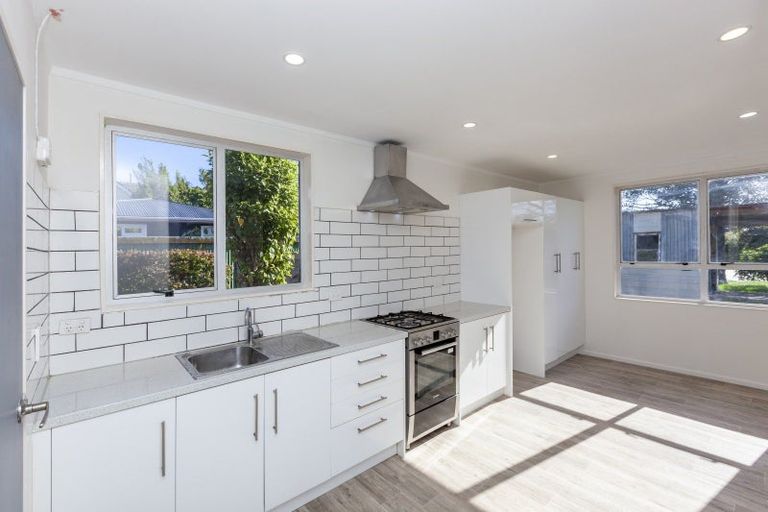 Photo of property in 2/11 Rimu Road, Raumati Beach, Paraparaumu, 5032