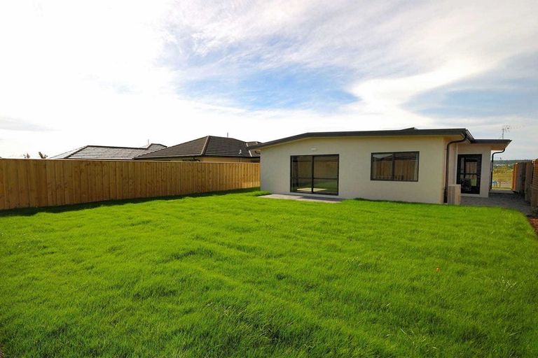 Photo of property in 35 Pakohe Street, Pegasus, 7612