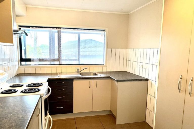 Photo of property in 73 Santiago Crescent, Unsworth Heights, Auckland, 0632