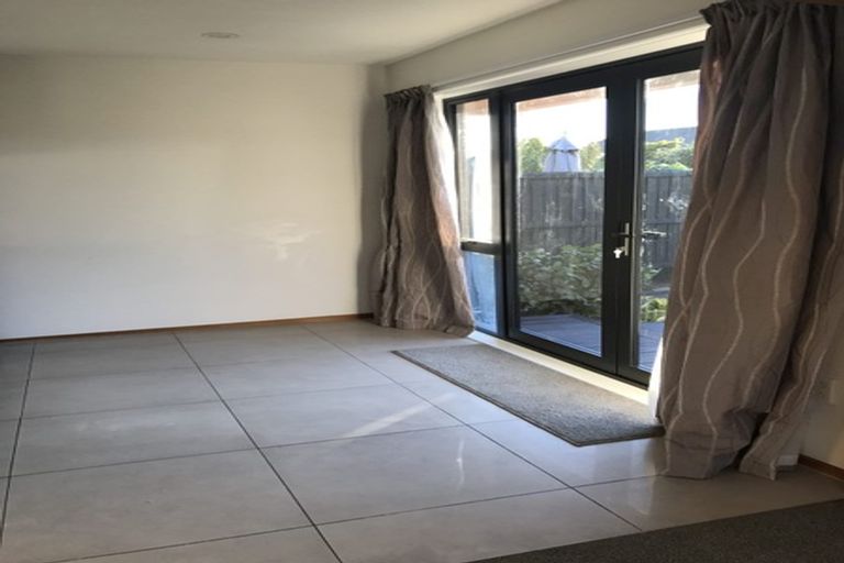 Photo of property in 1/5 Rhyl Place, Bryndwr, Christchurch, 8053