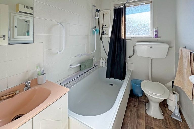 Photo of property in 3/225 Edgeware Road, Edgeware, Christchurch, 8013