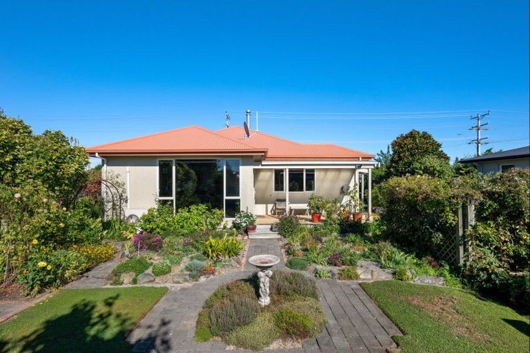 Photo of property in 32 Hutcheson Street, Mayfield, Blenheim, 7201