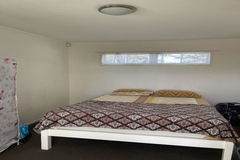 Photo of property in 94 Royal Road, Massey, Auckland, 0614