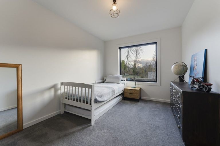 Photo of property in 2 Falconer Rise, Jacks Point, Queenstown, 9371