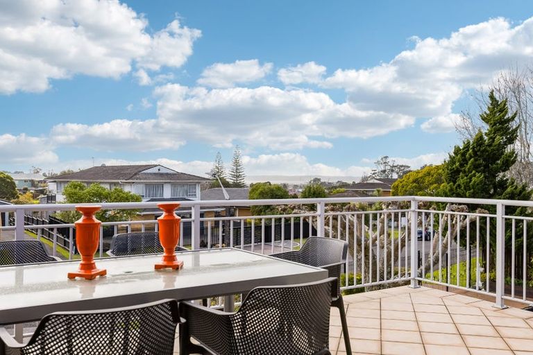 Photo of property in 5 Tanoa Place, Glendene, Auckland, 0602