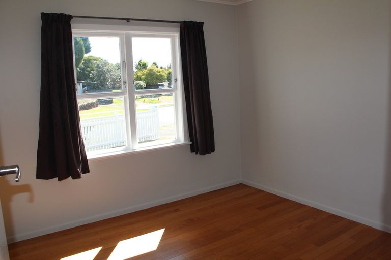 Photo of property in 11 Minton Place, Manurewa, Auckland, 2102