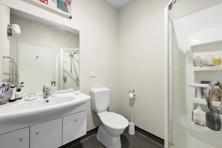 Photo of property in City Lodge, 704/115 Vivian Street, Te Aro, Wellington, 6011