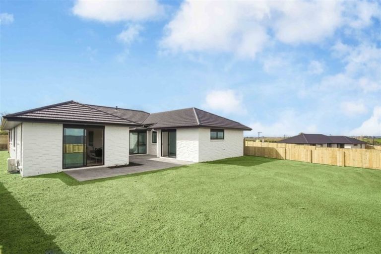 Photo of property in 6 Kapua Crescent, Rototuna North, Hamilton, 3210