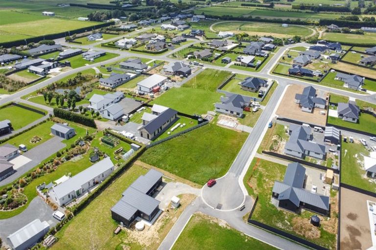 Photo of property in 20 Glenda Place, Seaward Bush, 9812