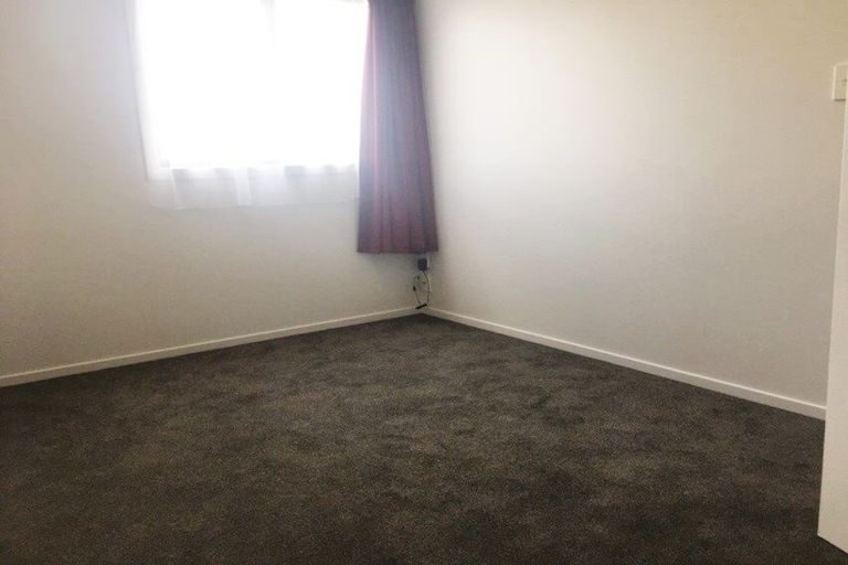 Photo of property in 28 Kevale Place, Manurewa, Auckland, 2102