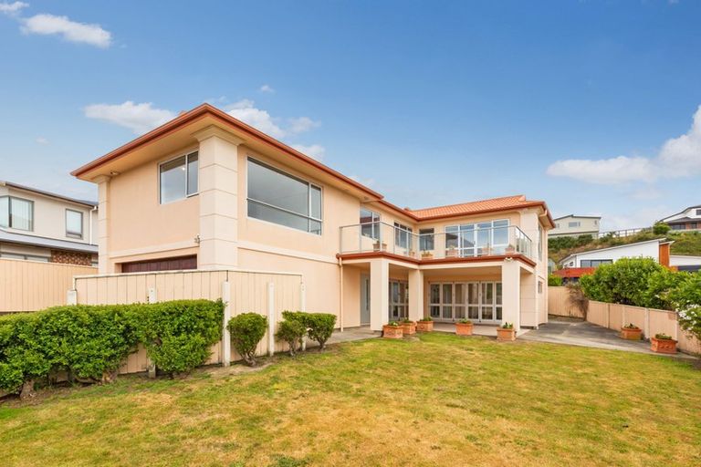 Photo of property in 15 Aspiring Terrace, Aotea, Porirua, 5024