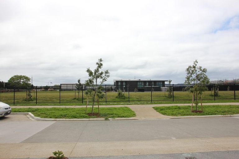 Photo of property in 18 Rauriki Lane, Rosehill, Papakura, 2113