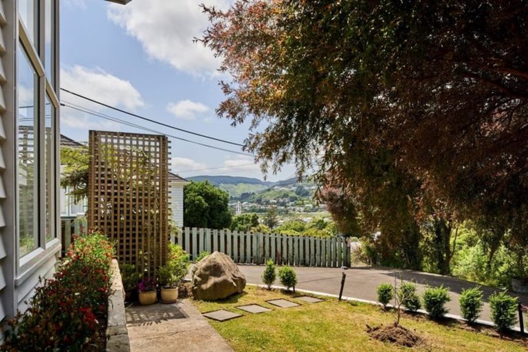 Photo of property in 10 Ngatitoa Street, Tawa, Wellington, 5028