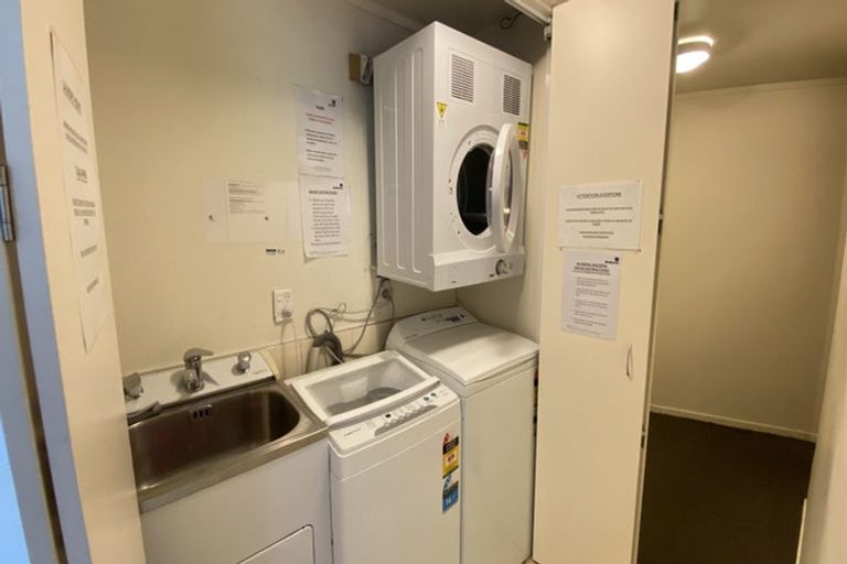 Photo of property in 8d Schnapper Rock Road, Schnapper Rock, Auckland, 0632