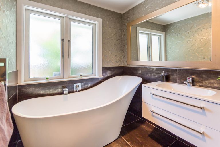 Photo of property in 226 Wairakei Road, Bryndwr, Christchurch, 8053