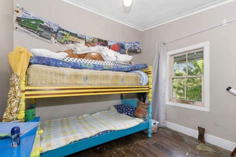 Photo of property in 45 View Road, Hikurangi, 0114