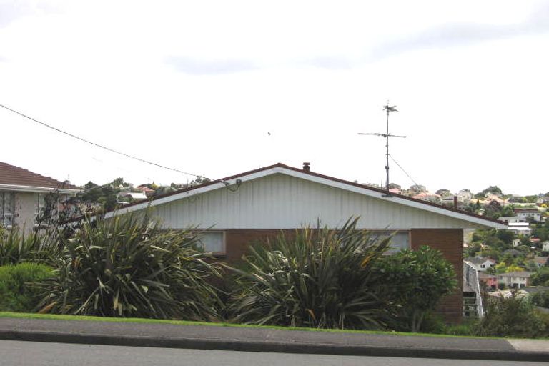 Photo of property in 44 Target Road, Totara Vale, Auckland, 0629