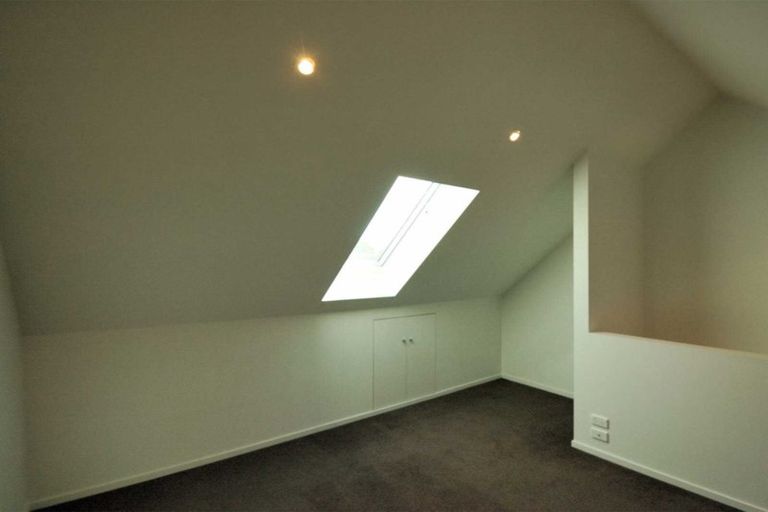 Photo of property in 9/20 North Avon Road, Richmond, Christchurch, 8013