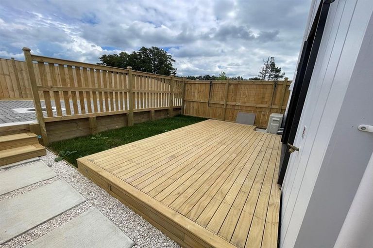 Photo of property in 13 Waimarie Drive, Karaka, 2578