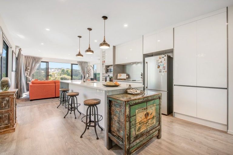 Photo of property in 42 Arran Point Parade, Orewa, 0931