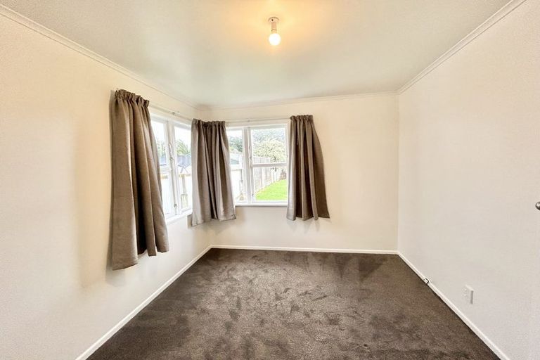 Photo of property in 16 Shamrock Street, Levin, 5510