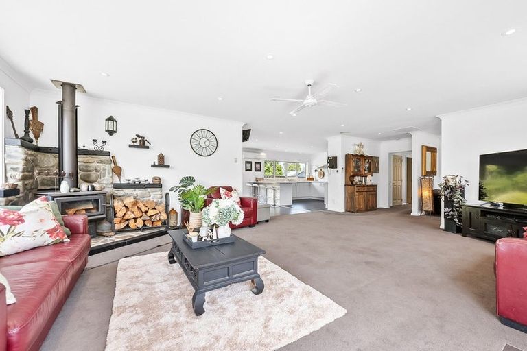 Photo of property in 63 Black Beech Street, Birchville, Upper Hutt, 5018