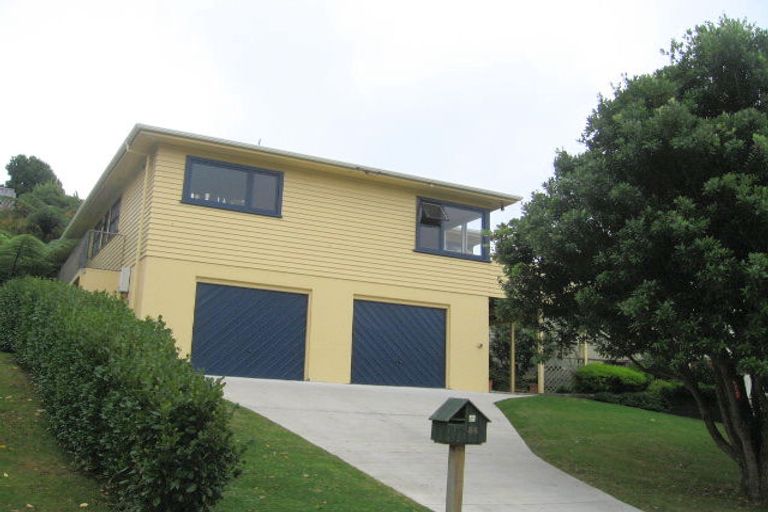 Photo of property in 84 Redwood Avenue, Tawa, Wellington, 5028