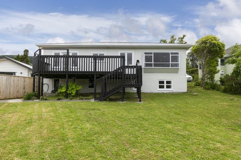 Photo of property in 18b South Street, Tawa, Wellington, 5028
