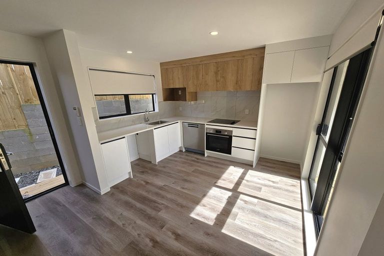 Photo of property in 4f Hepburn Road, Glendene, Auckland, 0602