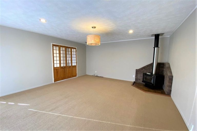 Photo of property in 2 Fortunes Road, Half Moon Bay, Auckland, 2012