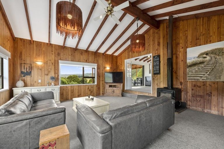 Photo of property in 113 Gemstone Drive, Birchville, Upper Hutt, 5018