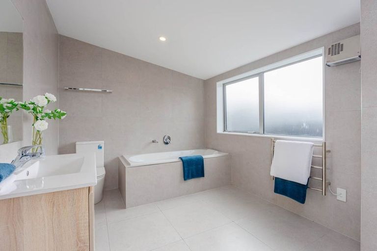 Photo of property in 75a Lynden Avenue, Hillcrest, Auckland, 0627