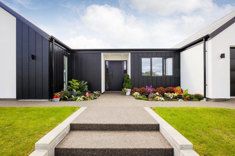 Photo of property in 38 Ashford Avenue, Hokowhitu, Palmerston North, 4410