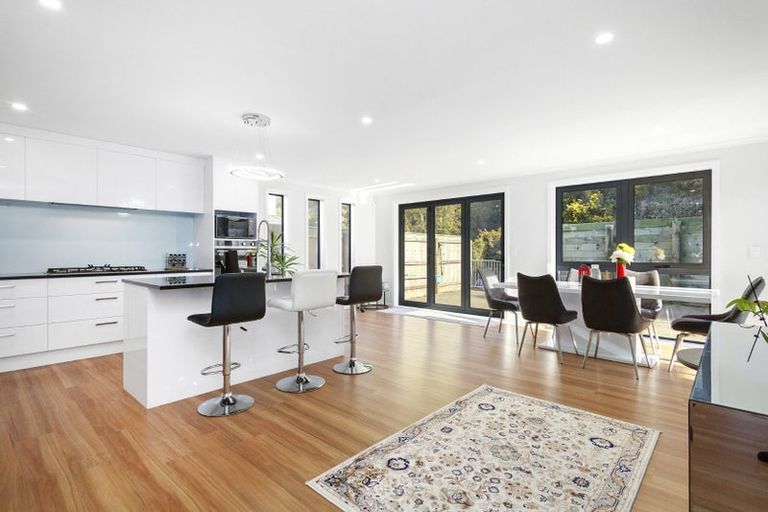 Photo of property in 24 Porokaiwhiri Street, Crofton Downs, Wellington, 6035