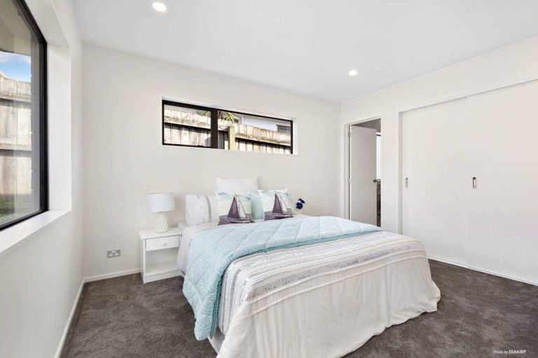 Photo of property in 18b Riverpark Crescent, Henderson, Auckland, 0610