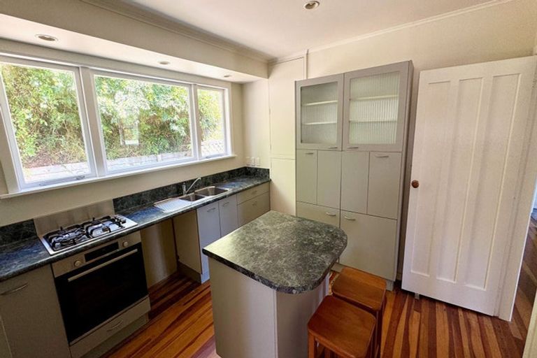 Photo of property in 25 Montreal Grove, Kingston, Wellington, 6021