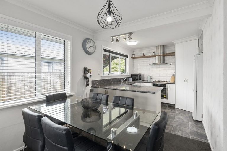 Photo of property in 12 Parsons Avenue, Levin, 5510