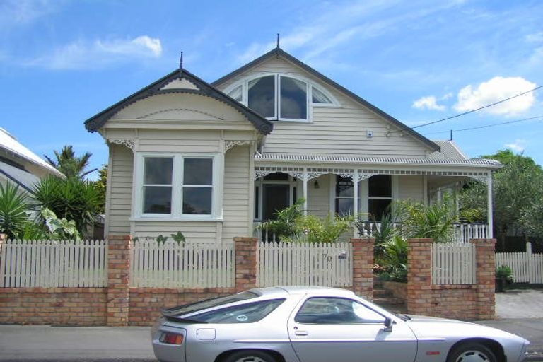 Photo of property in 1/70 Princes Street, Northcote Point, Auckland, 0627