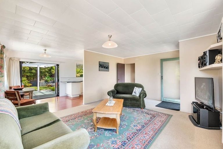 Photo of property in 50 Awaruku Road, Torbay, Auckland, 0630