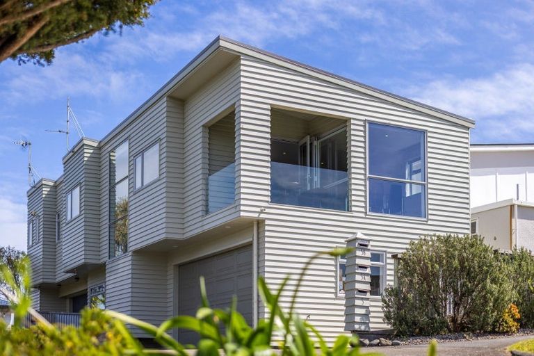 Photo of property in 5a Motuhara Road, Plimmerton, Porirua, 5026