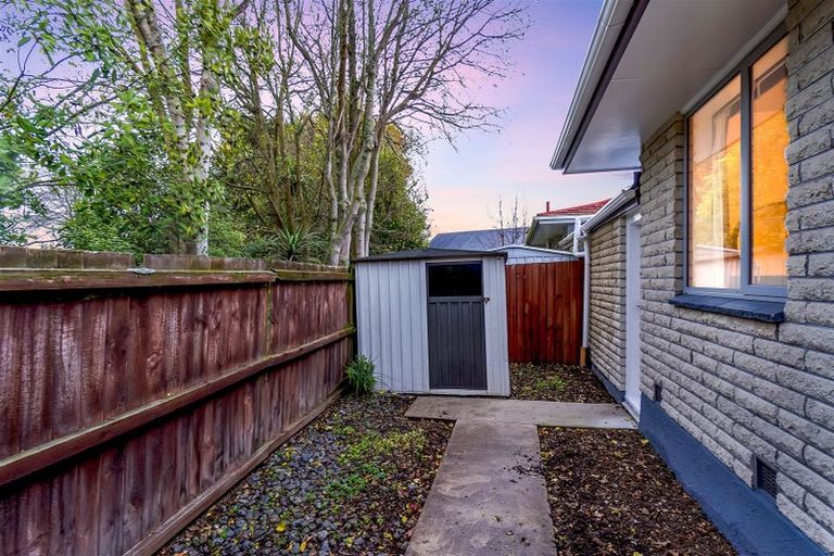 Photo of property in 1/40a Prestons Road, Redwood, Christchurch, 8051