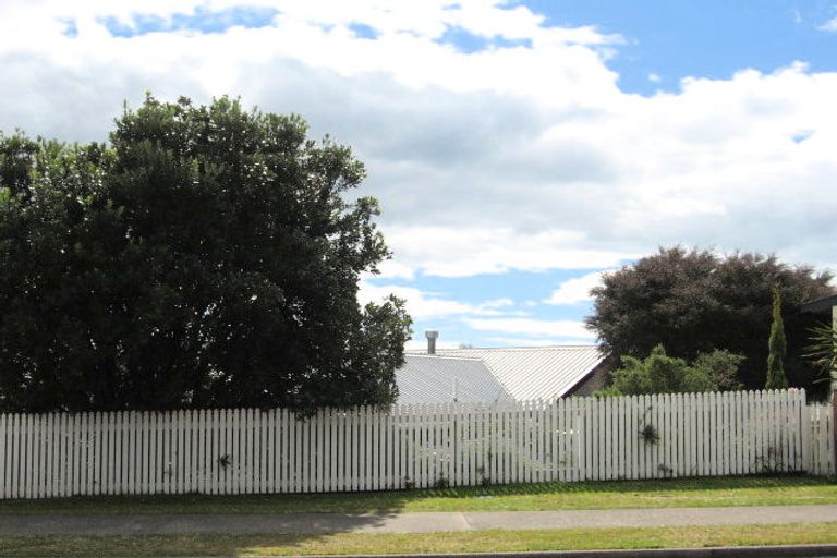 Photo of property in 4 Portland Street, Welcome Bay, Tauranga, 3112