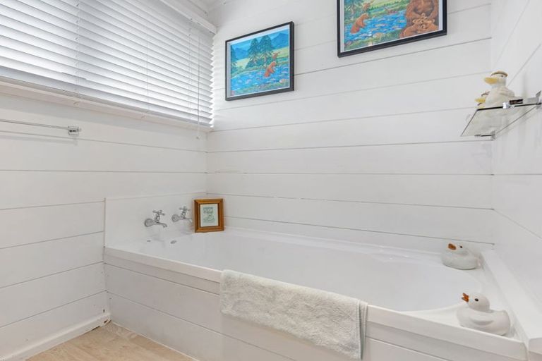 Photo of property in 9 Leeton Drive, Waipukurau, 4200