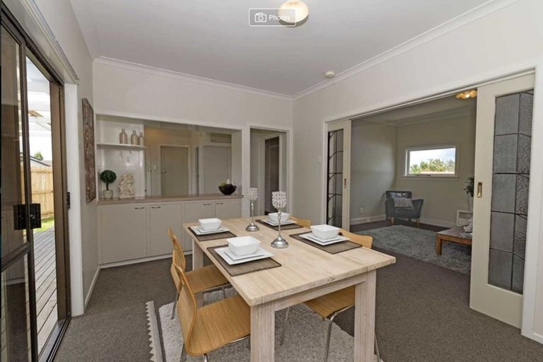 Photo of property in 1/23 Luckens Road, West Harbour, Auckland, 0618