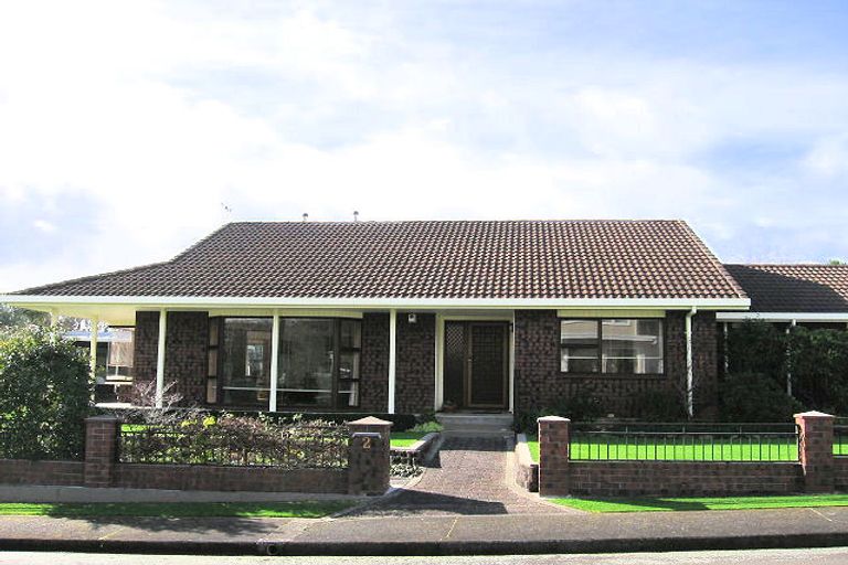 Photo of property in 2 Kensington Mews, Hokowhitu, Palmerston North, 4410
